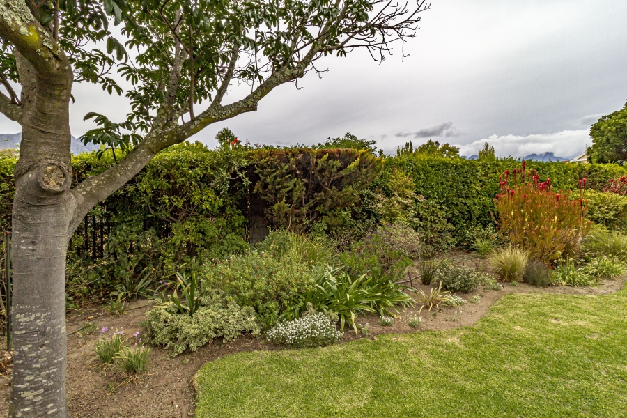 2 Bedroom Property for Sale in Bizweni Western Cape